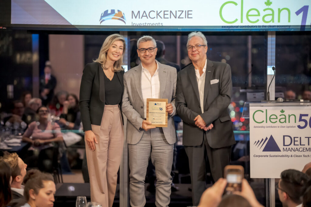 pH7 Technologies Founder and CEO, Mohammad Doostmohammadi, accepts Clean16 award at presentation ceremony. pH7 Technologies was also a Clean 50 award nominee.